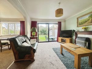 Lounge- click for photo gallery